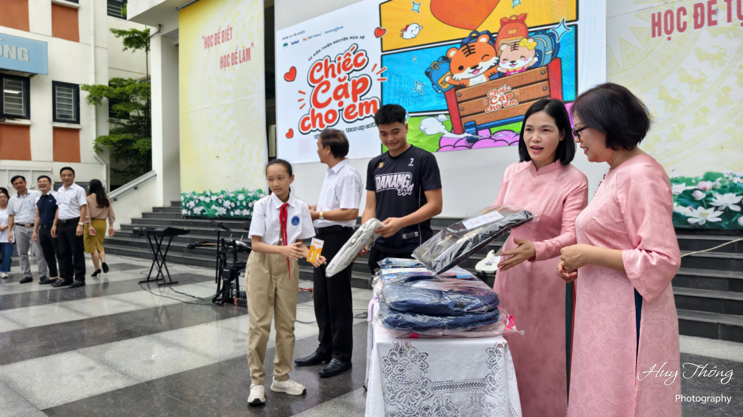 Phát động chương trình "Chiếc cặp cho em" năm 2026: Tròn một thập niên gieo mầm nhân ái - Ảnh 2. Phát động chương trình "Chiếc cặp cho em" năm 2026: Tròn một thập niên gieo mầm nhân ái - Ảnh 2.