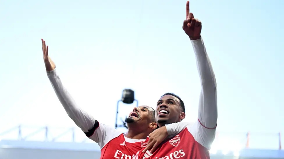 Những khoảnh khắc then chốt giúp Arsenal vô địch Premier League - Ảnh 3.