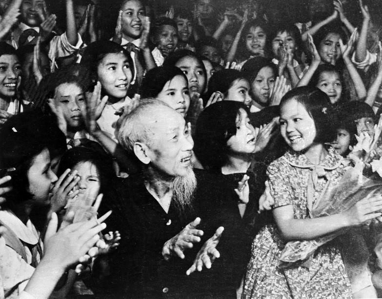 136 năm Ngày sinh Chủ tịch Hồ Chí Minh: Từ khát vọng cứu nước đến giải phóng dân tộc, giải phóng con người - Ảnh 3. 136 năm Ngày sinh Chủ tịch Hồ Chí Minh: Từ khát vọng cứu nước đến giải phóng dân tộc, giải phóng con người - Ảnh 3.