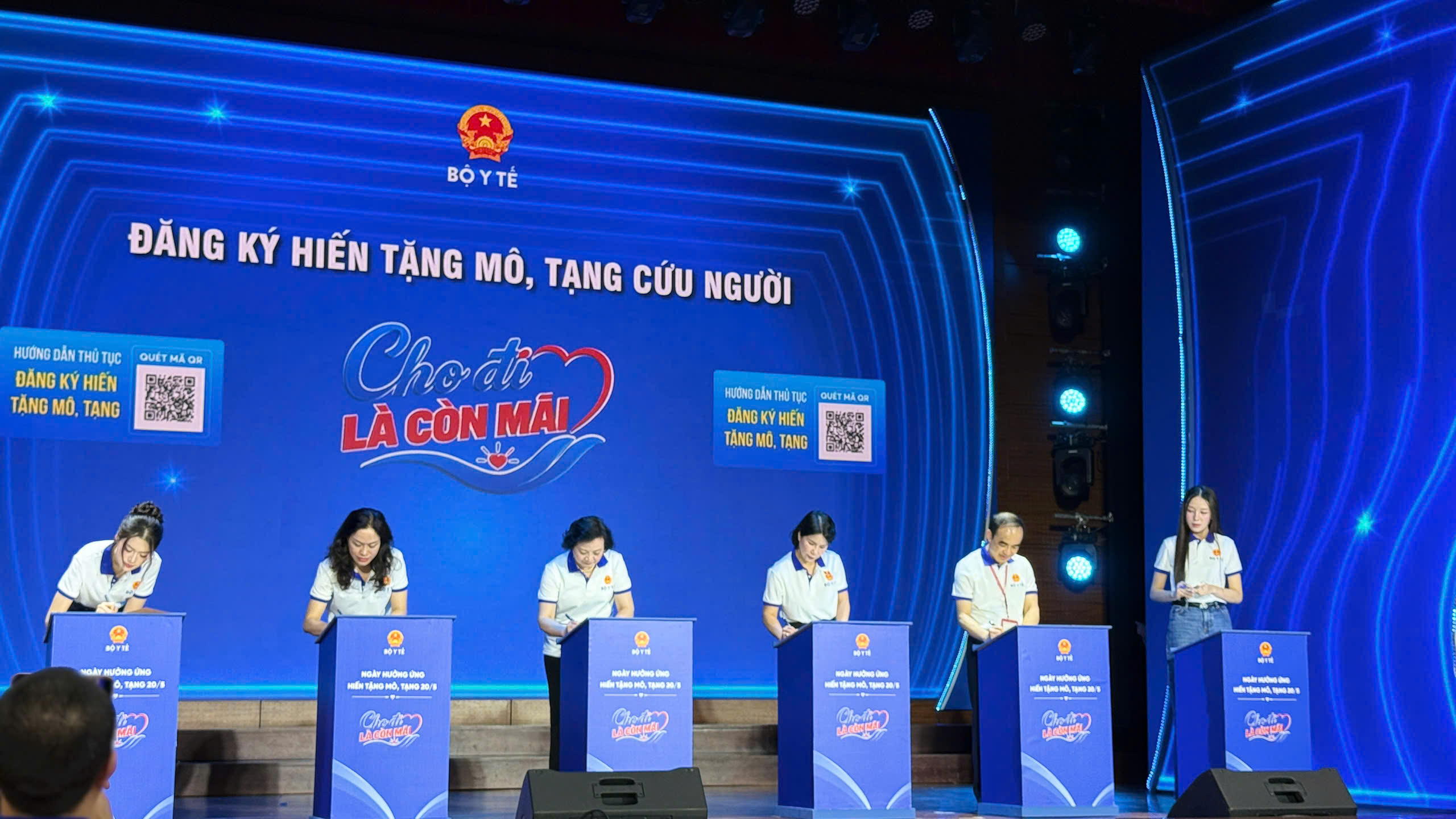 Cho đi là còn mãi: Thông điệp Ngày hưởng ứng hiến tặng mô, tạng 20/5 tại Việt Nam - Ảnh 5. Cho đi là còn mãi: Thông điệp Ngày hưởng ứng hiến tặng mô, tạng 20/5 tại Việt Nam - Ảnh 5.