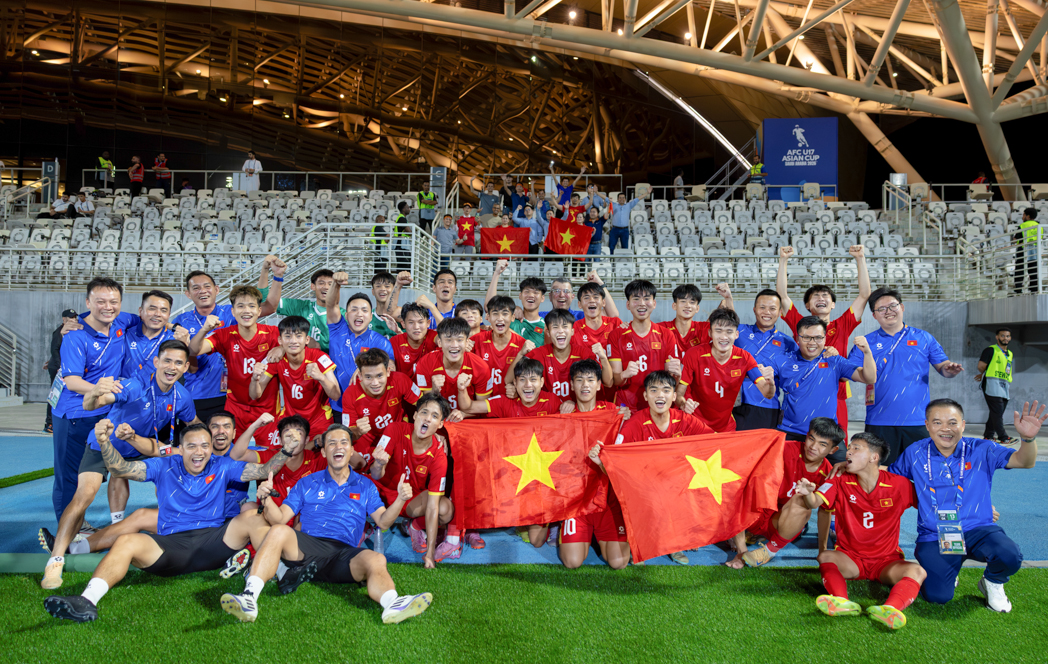 Tin nóng bóng đá Việt hôm nay 21/5: Chủ tịch VFF cảm ơn các CLB vì đội U17 Việt Nam; Hai trọng tài Việt Nam điều hành bán kết Cúp C1 châu Á - Ảnh 1. Tin nóng bóng đá Việt hôm nay 21/5: Chủ tịch VFF cảm ơn các CLB vì đội U17 Việt Nam; Hai trọng tài Việt Nam điều hành bán kết Cúp C1 châu Á - Ảnh 1.
