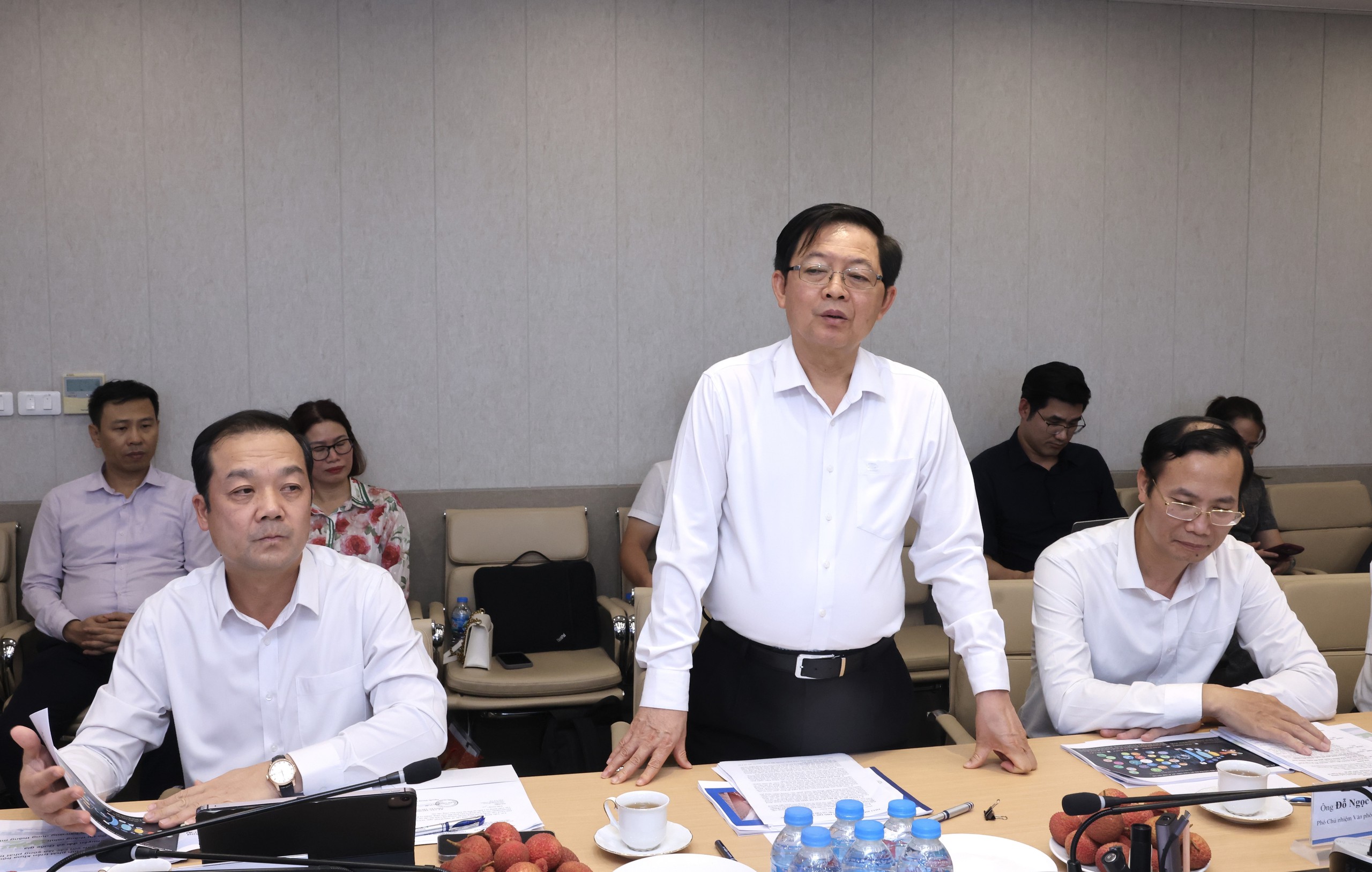 Phó Thủ tướng Hồ Quốc Dũng: Xây dựng Khung kiến trúc tổng thể quốc gia số chất lượng, phục vụ hiệu quả công tác quản lý nhà nước - Ảnh 1. Phó Thủ tướng Hồ Quốc Dũng: Xây dựng Khung kiến trúc tổng thể quốc gia số chất lượng, phục vụ hiệu quả công tác quản lý nhà nước - Ảnh 1.