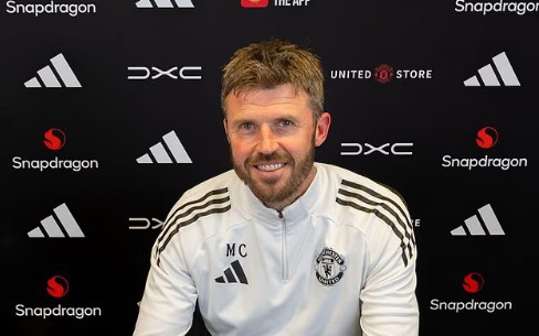 Michael Carrick chính thức trở thành HLV trưởng MU