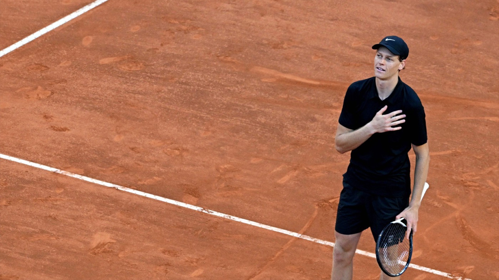 Jannik Sinner: Không giành Roland Garros bây giờ, thì bao giờ?