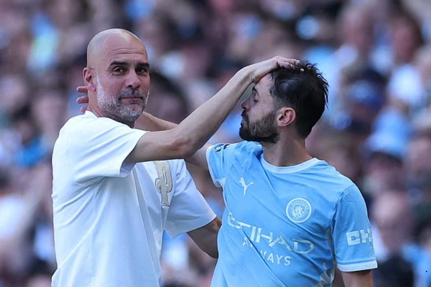 Hai nhân vật quan trọng bậc nhất cùng bật khóc trong ngày chia tay Man City - Ảnh 1.