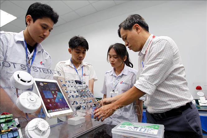 Phấn đấu có hướng nghiên cứu vào nhóm 5% thế giới về mức độ ảnh hưởng khoa học - Ảnh 1. Phấn đấu có hướng nghiên cứu vào nhóm 5% thế giới về mức độ ảnh hưởng khoa học - Ảnh 1.