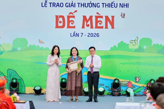 Hiệp sĩ Dế Mèn – NSND Ngô Mạnh Lân: Trọn một đời 'thắp lửa' cho tuổi thơ - Ảnh 2. Hiệp sĩ Dế Mèn – NSND Ngô Mạnh Lân: Trọn một đời 'thắp lửa' cho tuổi thơ - Ảnh 2.