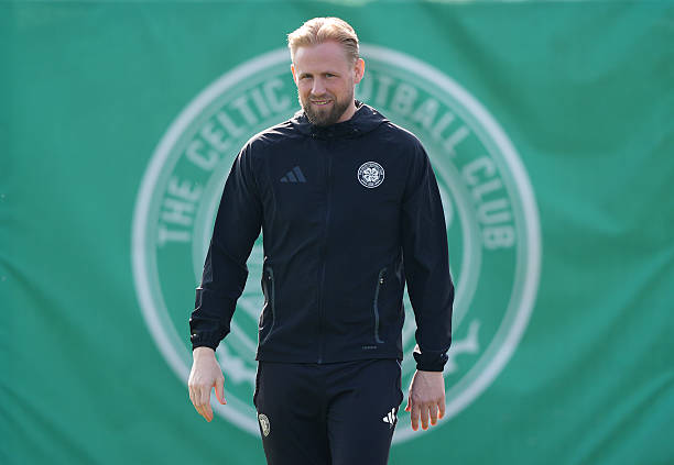 Thủ môn kỳ cựu Kasper Schmeichel xác nhận sẽ chia tay sân cỏ chuyên nghiệp khi hợp đồng với Celtic kết thúc vào tháng 6, khép lại sự nghiệp đáng nhớ kéo dài hơn hai thập kỷ. Thủ môn kỳ cựu Kasper Schmeichel xác nhận sẽ chia tay sân cỏ chuyên nghiệp khi hợp đồng với Celtic kết thúc vào tháng 6, khép lại sự nghiệp đáng nhớ kéo dài hơn hai thập kỷ.