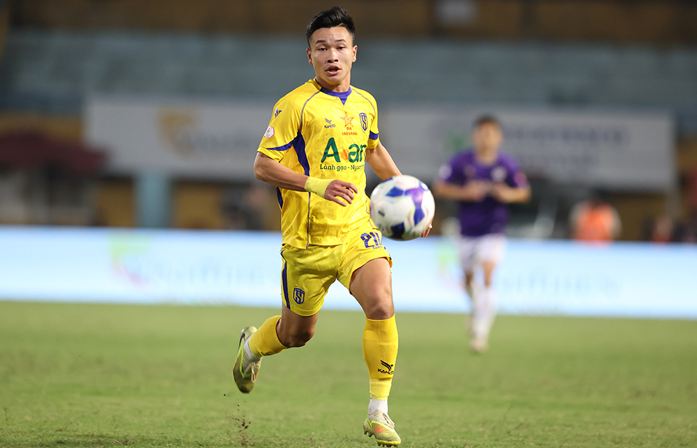 Những tượng đài V-League đang lùi vào quá khứ - Ảnh 1. Những tượng đài V-League đang lùi vào quá khứ - Ảnh 1.