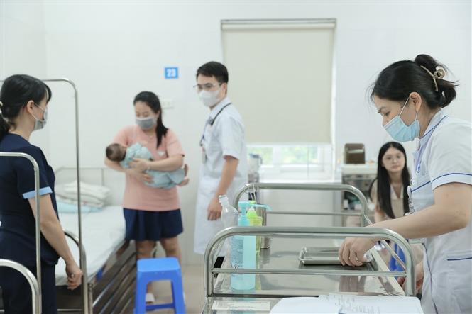 Nắng nóng cực đoan tiềm ẩn nguy cơ suy thận cấp do mất nước - Ảnh 3.