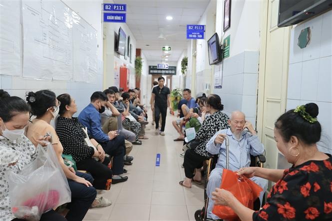 Nắng nóng cực đoan tiềm ẩn nguy cơ suy thận cấp do mất nước - Ảnh 1.