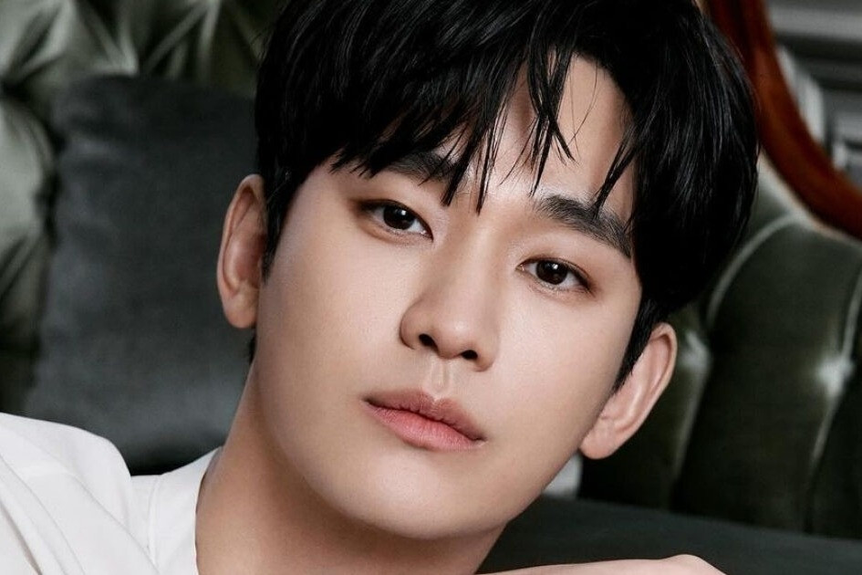 Kim Soo Hyun tiếp tục lao đao: "Knock-Off" vô thời hạn, gia đình Sulli tung cảnh báo mới - Ảnh 2. Kim Soo Hyun tiếp tục lao đao: "Knock-Off" vô thời hạn, gia đình Sulli tung cảnh báo mới - Ảnh 2.