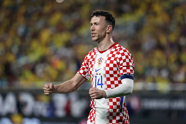 Ở tuổi 37, khi đã chinh chiến hơn hai thập kỷ trong màu áo đội tuyển quốc gia Croatia, Ivan Perisic vẫn giữ nguyên ngọn lửa đam mê với bóng đá Croatia như ngày đầu tiên ra sân Ở tuổi 37, khi đã chinh chiến hơn hai thập kỷ trong màu áo đội tuyển quốc gia Croatia, Ivan Perisic vẫn giữ nguyên ngọn lửa đam mê với bóng đá Croatia như ngày đầu tiên ra sân