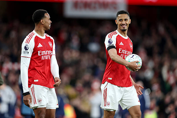 "Tôi nghĩ Arsenal đang sở hữu hai trung vệ hay nhất châu Âu vào thời điểm này", Keown chia sẻ với football.london. "Tôi nghĩ Arsenal đang sở hữu hai trung vệ hay nhất châu Âu vào thời điểm này", Keown chia sẻ với football.london.