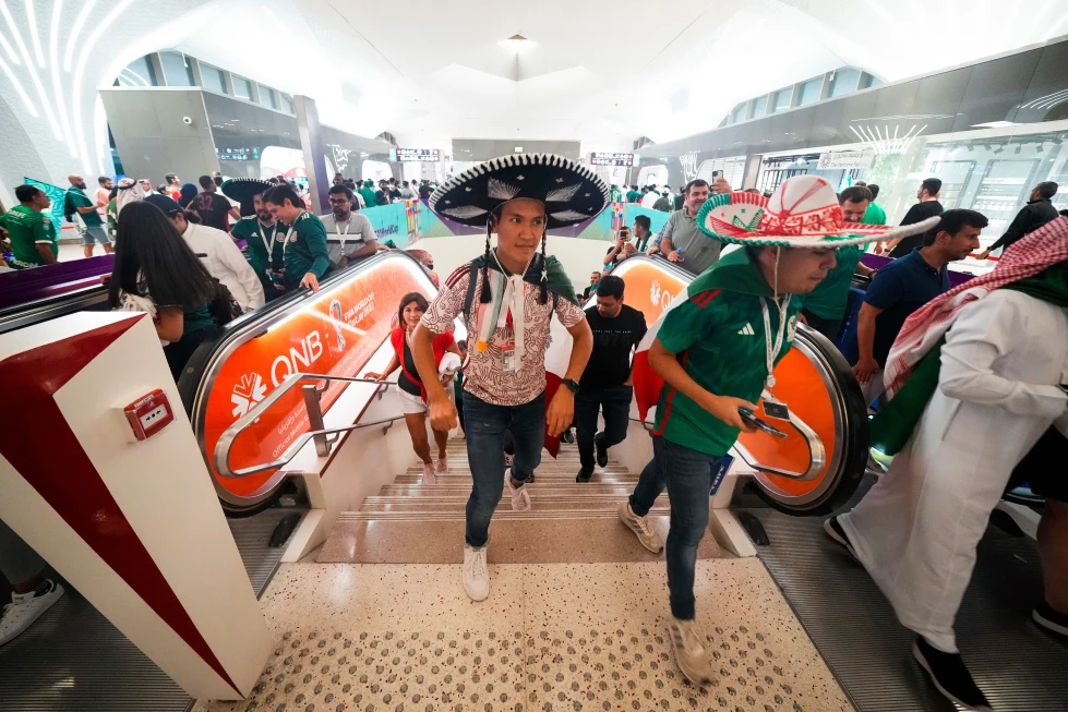 World Cup 2026: Người hâm mộ 'choáng váng' vì chi phí đi lại đắt đỏ tại Mỹ - Ảnh 1.