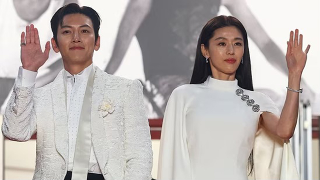 Jun Ji Hyun: "Tôi muốn sống với những vai diễn của hiện tại" - Ảnh 6.