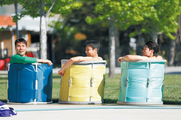 Tuyển Hàn Quốc dùng bồn nước nóng và sauna để làm quen với thời tiết nắng nóng ở World Cup 2026