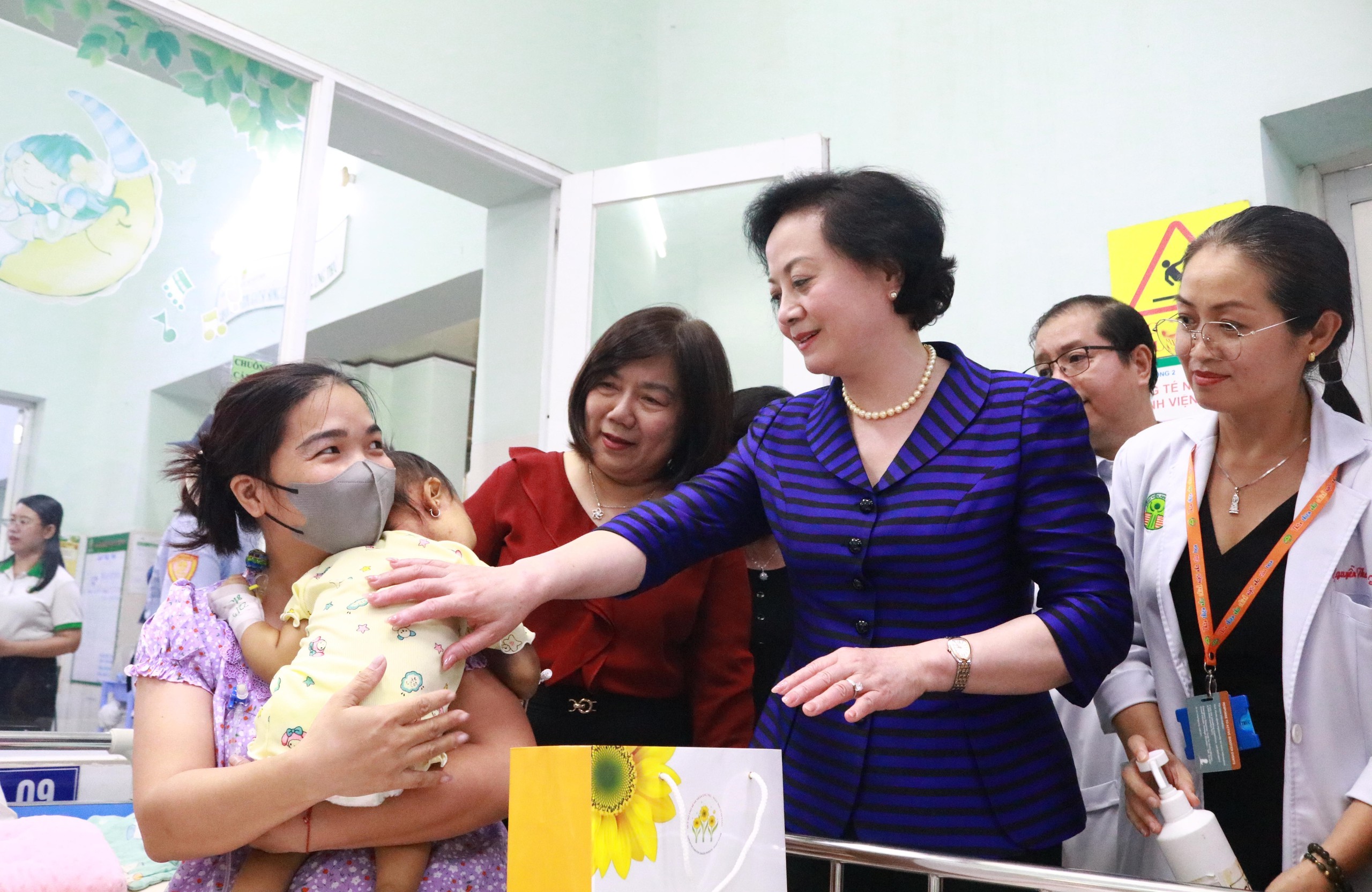 Phó Thủ tướng Chính phủ Phạm Thị Thanh Trà làm Chủ tịch Ủy ban Quốc gia về trẻ em - Ảnh 1.