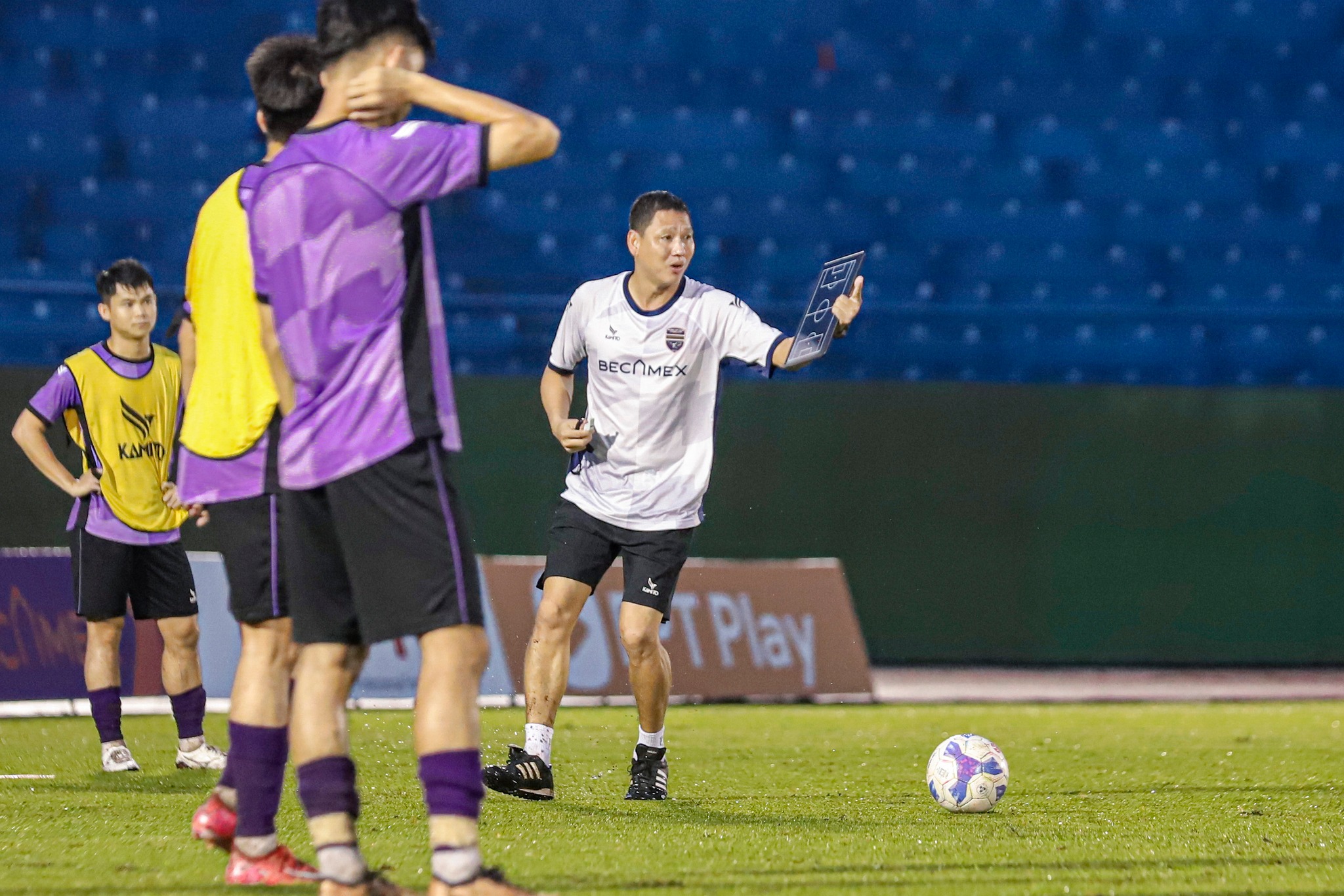 Tin nóng bóng đá Việt hôm nay 31/5: U19 Việt Nam sẵn sàng gặp Timor Leste; CLB Thanh Hóa đăng ký HLV Anh Đức - Ảnh 2. Tin nóng bóng đá Việt hôm nay 31/5: U19 Việt Nam sẵn sàng gặp Timor Leste; CLB Thanh Hóa đăng ký HLV Anh Đức - Ảnh 2.