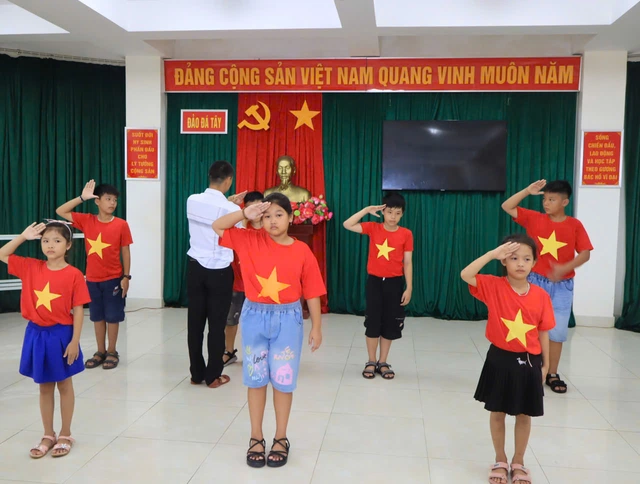 Rộn ràng Tết Thiếu nhi ở Trường Sa - Ảnh 2. Rộn ràng Tết Thiếu nhi ở Trường Sa - Ảnh 2.