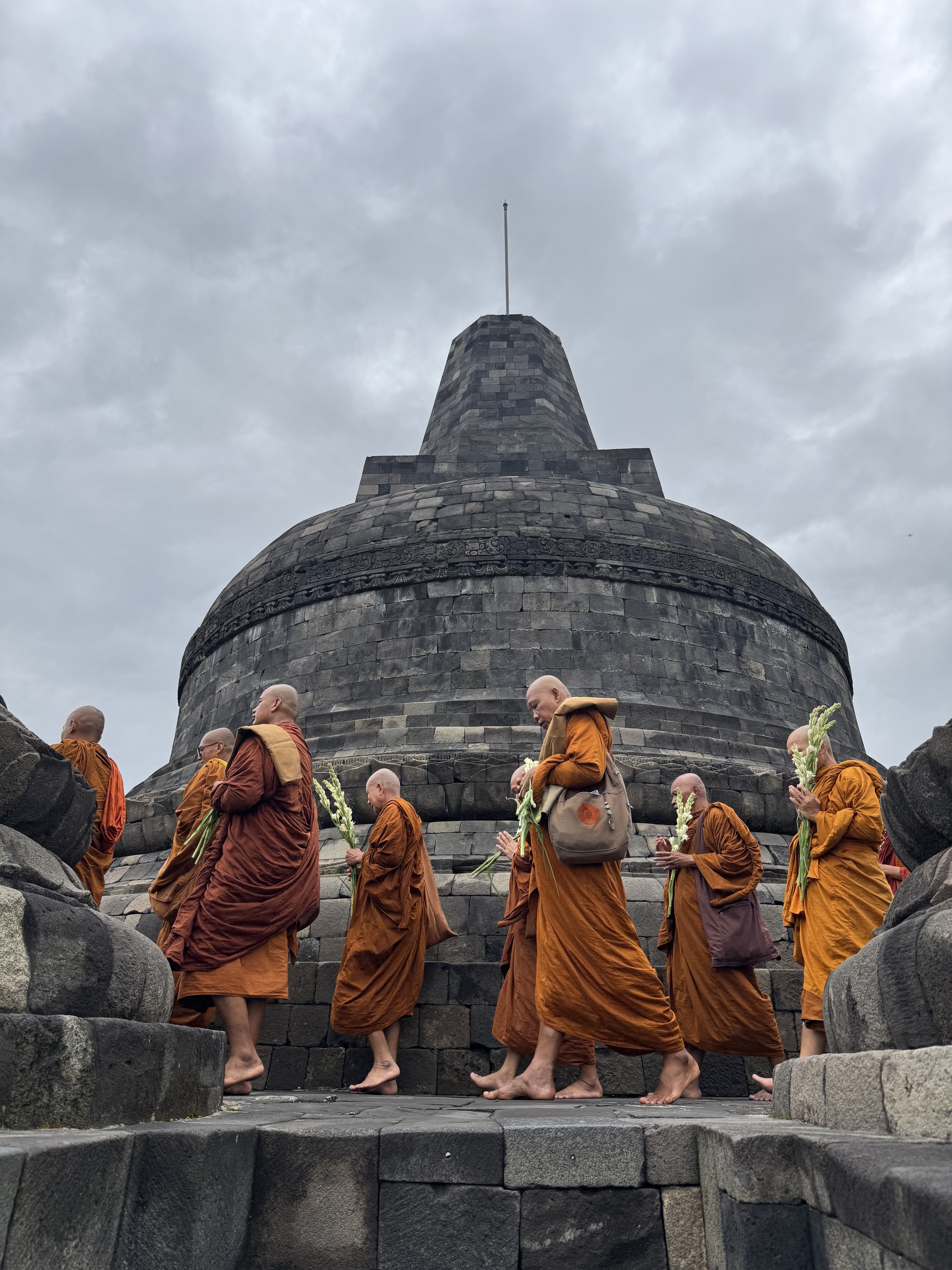 Tăng đoàn “Bộ hành vì Hòa bình” hoàn thành hành trình tới Borobudur trước Đại lễ Waisak 2026 - Ảnh 4.