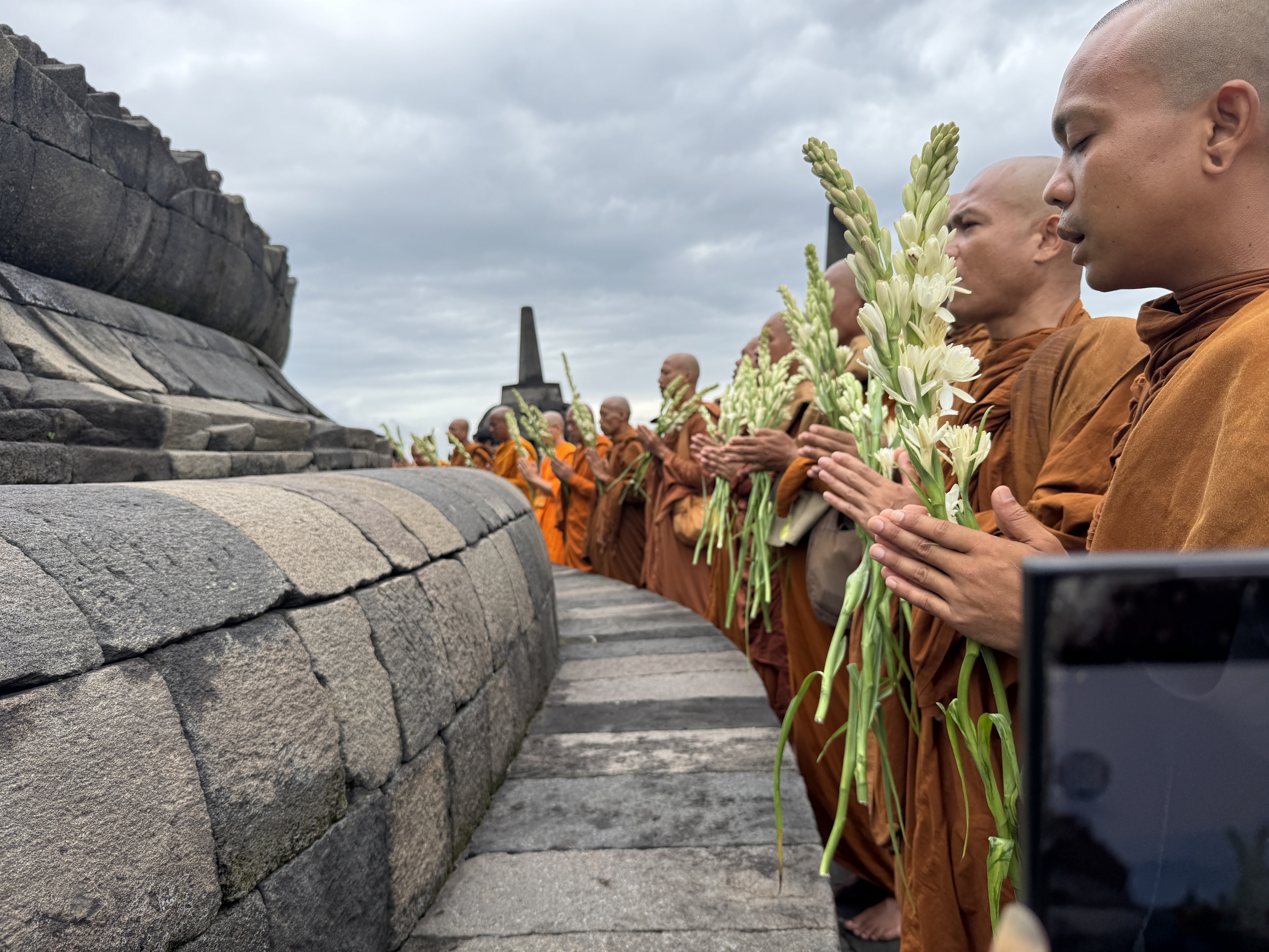 Tăng đoàn “Bộ hành vì Hòa bình” hoàn thành hành trình tới Borobudur trước Đại lễ Waisak 2026 - Ảnh 5.