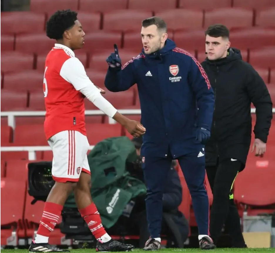Cựu danh thủ Arsenal khuyên HLV Mikel Arteta tung "vũ khí bí mật" trước PSG - Ảnh 1.