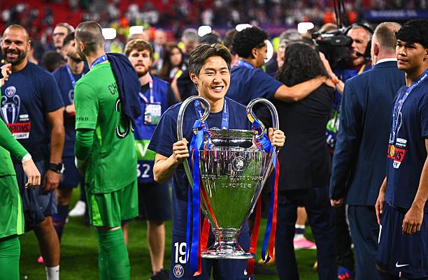 Chiến thắng của Paris Saint-Germain trước Arsenal rạng sáng 31/5 giúp Lee Kang In đi vào lịch sử với tư cách cầu thủ châu Á đầu tiên giành hai chức vô địch Champions League.