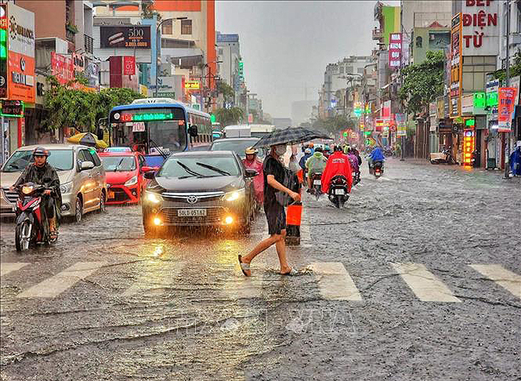 Thời tiết ngày 31/5: Cảnh báo mưa lớn ở Nam Bộ và Lâm Đồng - Ảnh 2.