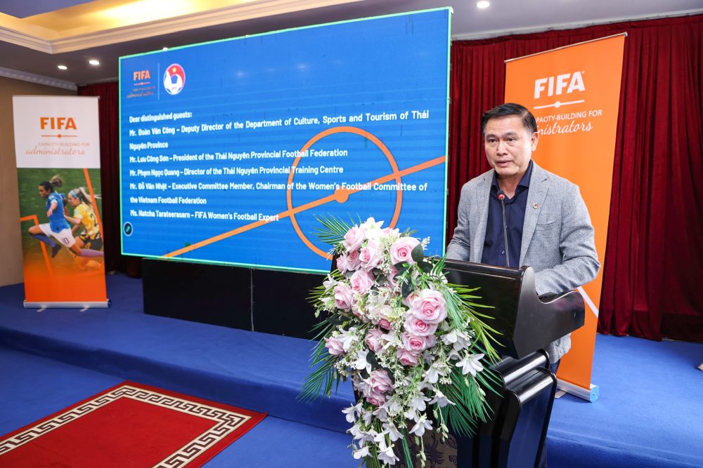 Tin nóng bóng đá Việt hôm nay 7/5: U17 Việt Nam giành chiến thắng quan trọng; Trọng tài Malaysia bắt trận đua trụ hạng V-League - Ảnh 3.
