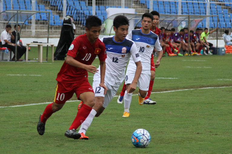 THỐNG KÊ: U17 Việt Nam giành chiến thắng đầu tiên ở châu lục sau 1 thập kỷ - Ảnh 1.