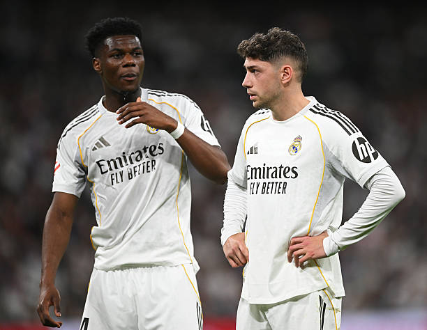 Tchouameni và Federico Valverde đánh nhau trước thềm trận "kinh điển" với Barca