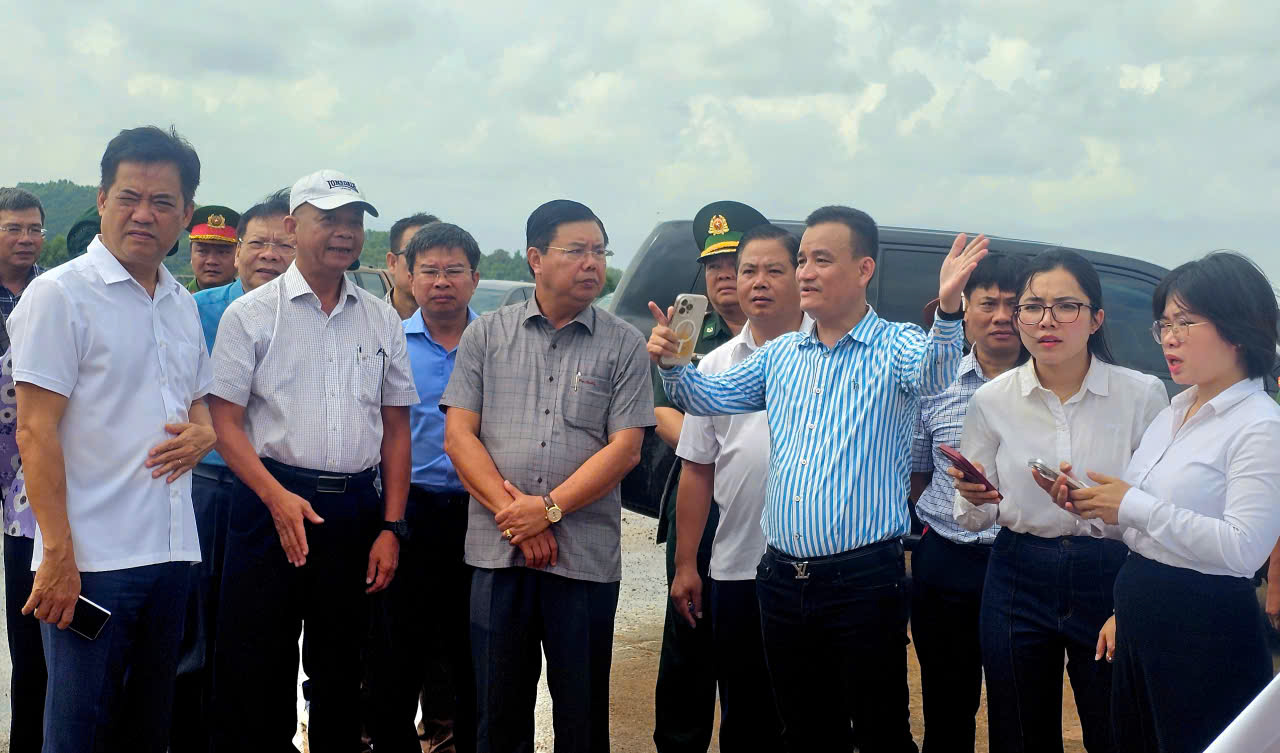 Bí thư Tỉnh ủy An Giang yêu cầu đẩy nhanh tiến độ các công trình phục vụ APEC 2027 - Ảnh 3.