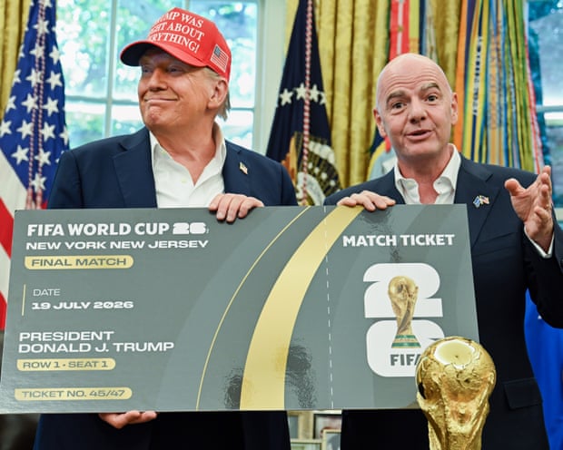 Donald Trump chê giá vé World Cup 2026 đắt: "Tôi cũng sẽ không bỏ từng ấy tiền để mua" - Ảnh 1.