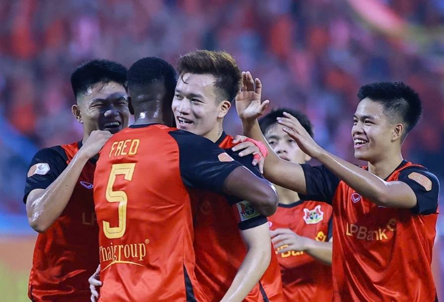 V-League hôm nay: Hoàng Đức tỏa sáng, Ninh Bình vượt qua Hà Nội để lọt vào Top 3 - Ảnh 1.