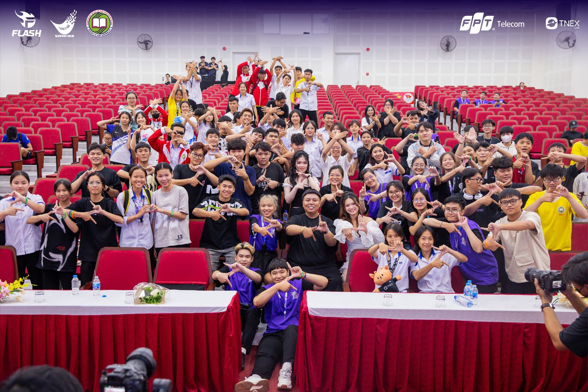 Siêu Đại kiện tướng Lê Quang Liêm kết hợp cùng Team Flash: Chương mới của Esports Việt Nam - Ảnh 2. Siêu Đại kiện tướng Lê Quang Liêm kết hợp cùng Team Flash: Chương mới của Esports Việt Nam - Ảnh 2.