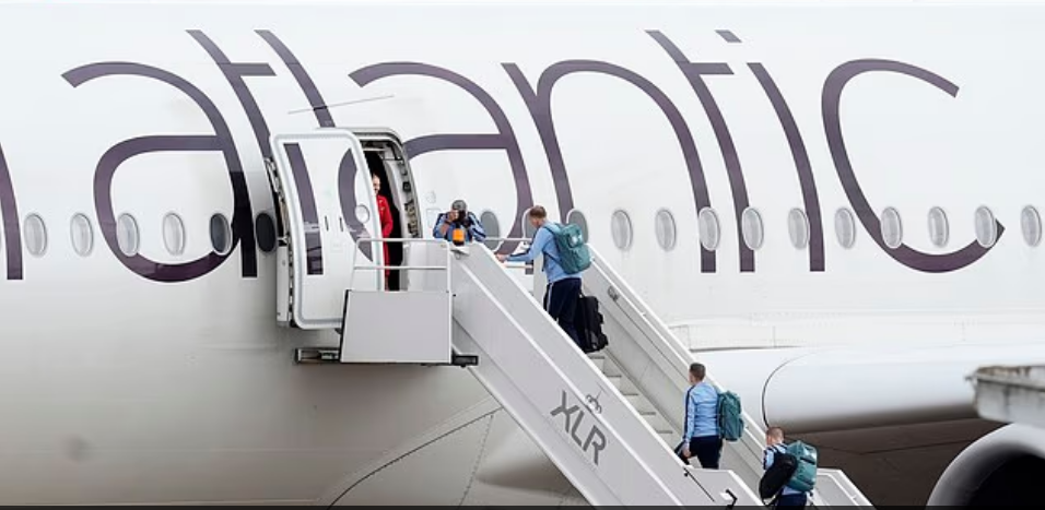 Tuyển Anh đáp máy bay tới Florida (Mỹ) vào chiều ngày 1/6