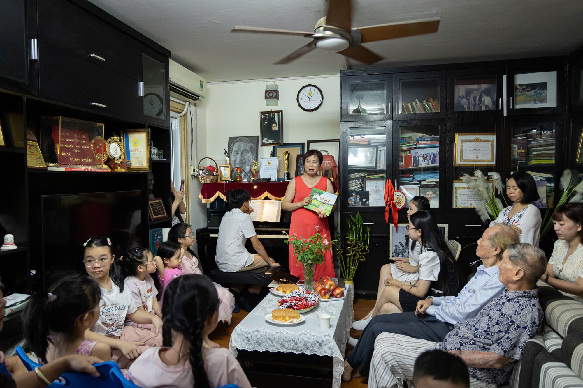 Căn phòng âm nhạc của "Hiệp sĩ Dế Mèn" Phạm Tuyên
- Ảnh 2. Căn phòng âm nhạc của "Hiệp sĩ Dế Mèn" Phạm Tuyên
- Ảnh 2.