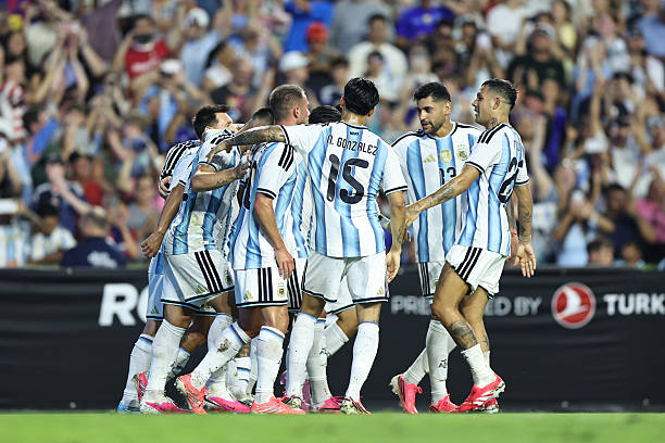 Trong trận giao hữu cuối cùng trước khi thi đấu ở World Cup 2026, Argentina đã thể hiện đẳng cấp vượt trội khi đánh bại Iceland với tỷ số 3-0. Ảnh: Getty Trong trận giao hữu cuối cùng trước khi thi đấu ở World Cup 2026, Argentina đã thể hiện đẳng cấp vượt trội khi đánh bại Iceland với tỷ số 3-0. Ảnh: Getty