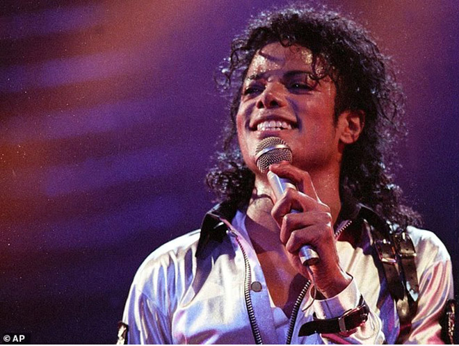 Michael Jackson lập kỳ tích vô tiền khoáng hậu sau 17 năm qua đời - Ảnh 3. Michael Jackson lập kỳ tích vô tiền khoáng hậu sau 17 năm qua đời - Ảnh 3.