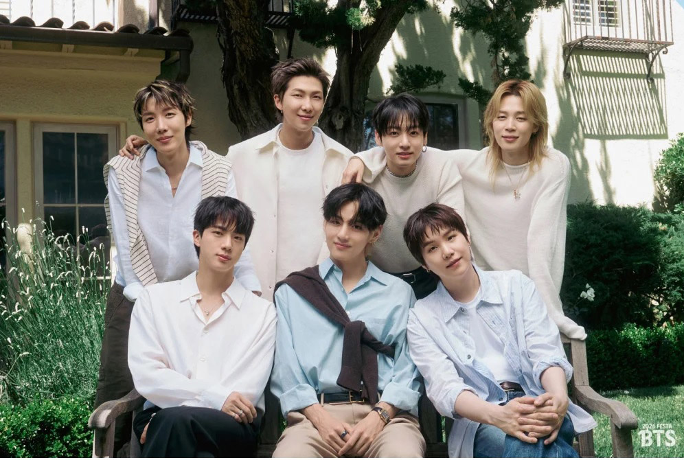 13 năm BTS: Từ "No More Dream" đến "2.0", những ca khúc định hình hành trình của nhóm - Ảnh 1.