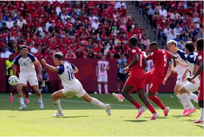 Chủ nhà World Cup 2026 thoát thua ngoạn mục nhờ "siêu dự bị" - Ảnh 3.