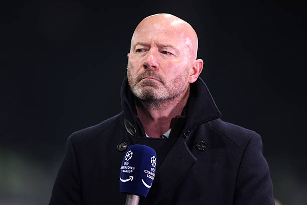 Cựu tiền đạo tuyển Anh Alan Shearer đã bày tỏ sự lo ngại về cách điều hành của các trọng tài ở World Cup 2026 sau khi trận khai mạc giữa Mexico và Nam Phi xuất hiện tới ba thẻ đỏ. Ảnh: Getty Cựu tiền đạo tuyển Anh Alan Shearer đã bày tỏ sự lo ngại về cách điều hành của các trọng tài ở World Cup 2026 sau khi trận khai mạc giữa Mexico và Nam Phi xuất hiện tới ba thẻ đỏ. Ảnh: Getty
