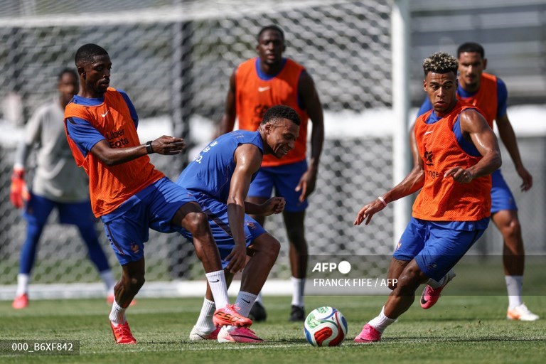 Tuyển Pháp đạt thỏa thuận thưởng và vé World Cup 2026. Ảnh: AFP Tuyển Pháp đạt thỏa thuận thưởng và vé World Cup 2026. Ảnh: AFP