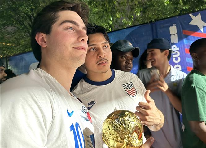 World Cup 2026: Cơn sốt vé bùng nổ sau chiến thắng của đội tuyển Mỹ - Ảnh 3. World Cup 2026: Cơn sốt vé bùng nổ sau chiến thắng của đội tuyển Mỹ - Ảnh 3.