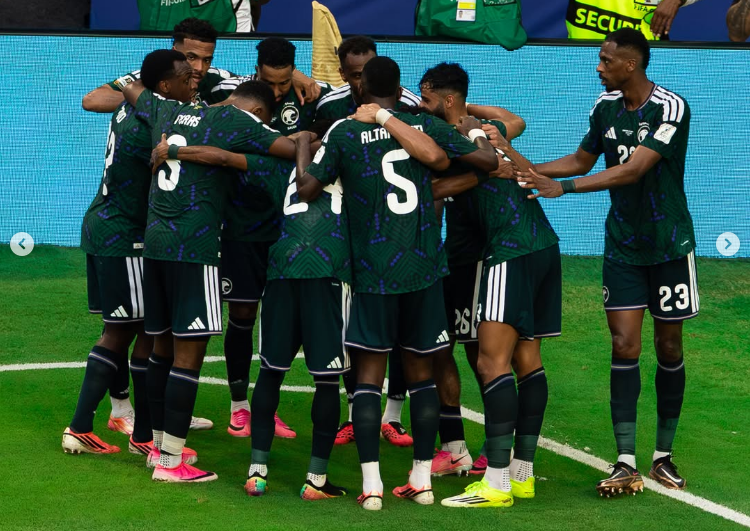 Saudi Arabia ăn mừng bàn thắng vào lưới Uruguay. Ảnh: FIFA Saudi Arabia ăn mừng bàn thắng vào lưới Uruguay. Ảnh: FIFA