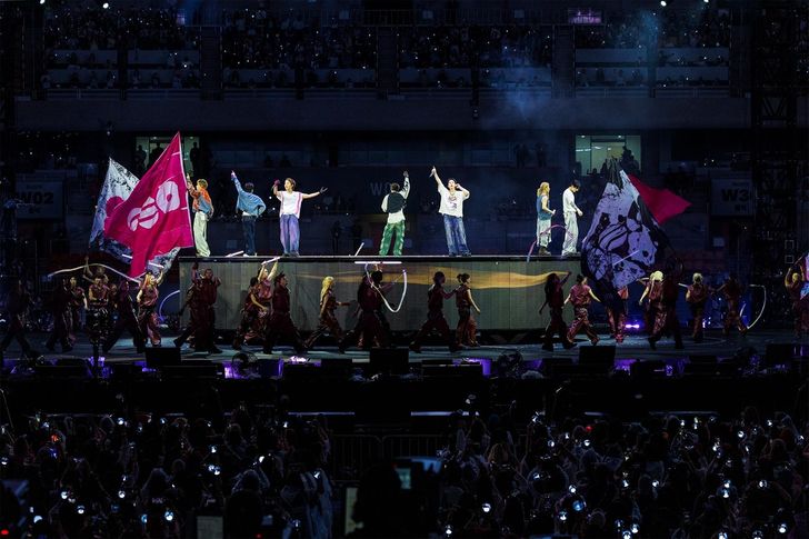 Hàn Quốc: Hiệu ứng concert BTS thúc đẩy chi tiêu của du khách quốc tế tại Busan - Ảnh 2. Hàn Quốc: Hiệu ứng concert BTS thúc đẩy chi tiêu của du khách quốc tế tại Busan - Ảnh 2.