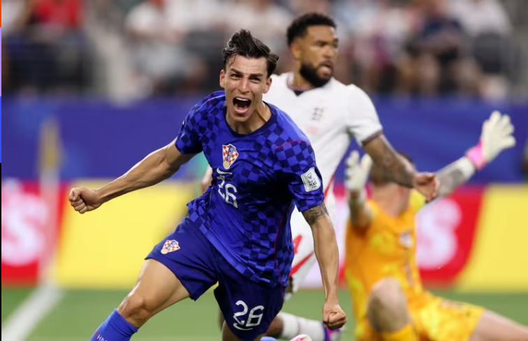 Musa ăn mừng bàn thắng san bằng tỷ số 2-2 cho Croatia. Ảnh: FIFA