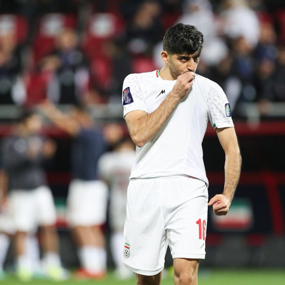 Đội tuyển Iran tiếp tục đối mặt với những khó khăn ngoài chuyên môn tại World Cup 2026 khi tiền vệ Mehdi Torabi bất ngờ hết hạn thị thực nhập cảnh vào Mỹ. Ảnh: Twitter Goals side Đội tuyển Iran tiếp tục đối mặt với những khó khăn ngoài chuyên môn tại World Cup 2026 khi tiền vệ Mehdi Torabi bất ngờ hết hạn thị thực nhập cảnh vào Mỹ. Ảnh: Twitter Goals side