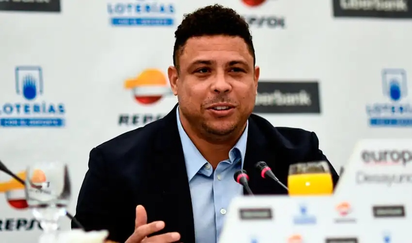 Ronaldo Nazario: 'Messi là cầu thủ vĩ đại nhất mọi thời đại' - Ảnh 2. Ronaldo Nazario: 'Messi là cầu thủ vĩ đại nhất mọi thời đại' - Ảnh 2.